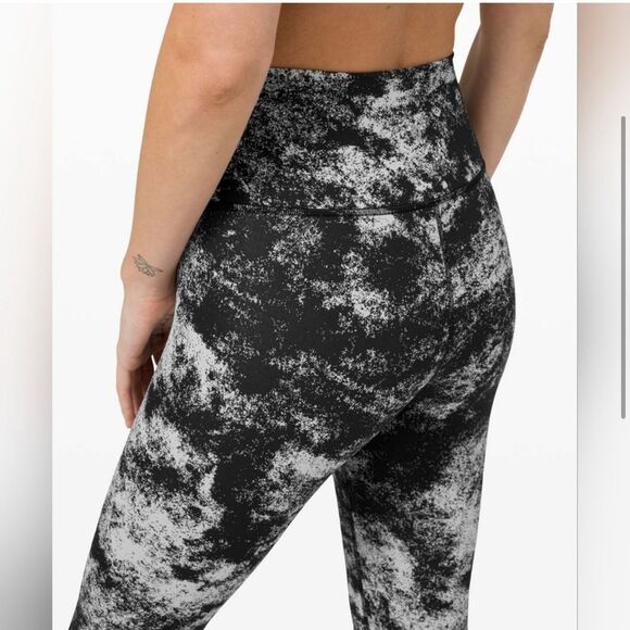 Lululemon Wunder Under High-Rise Tight 25" (Aerify Jacquard Black Alpine White) - Picture 3 of 13